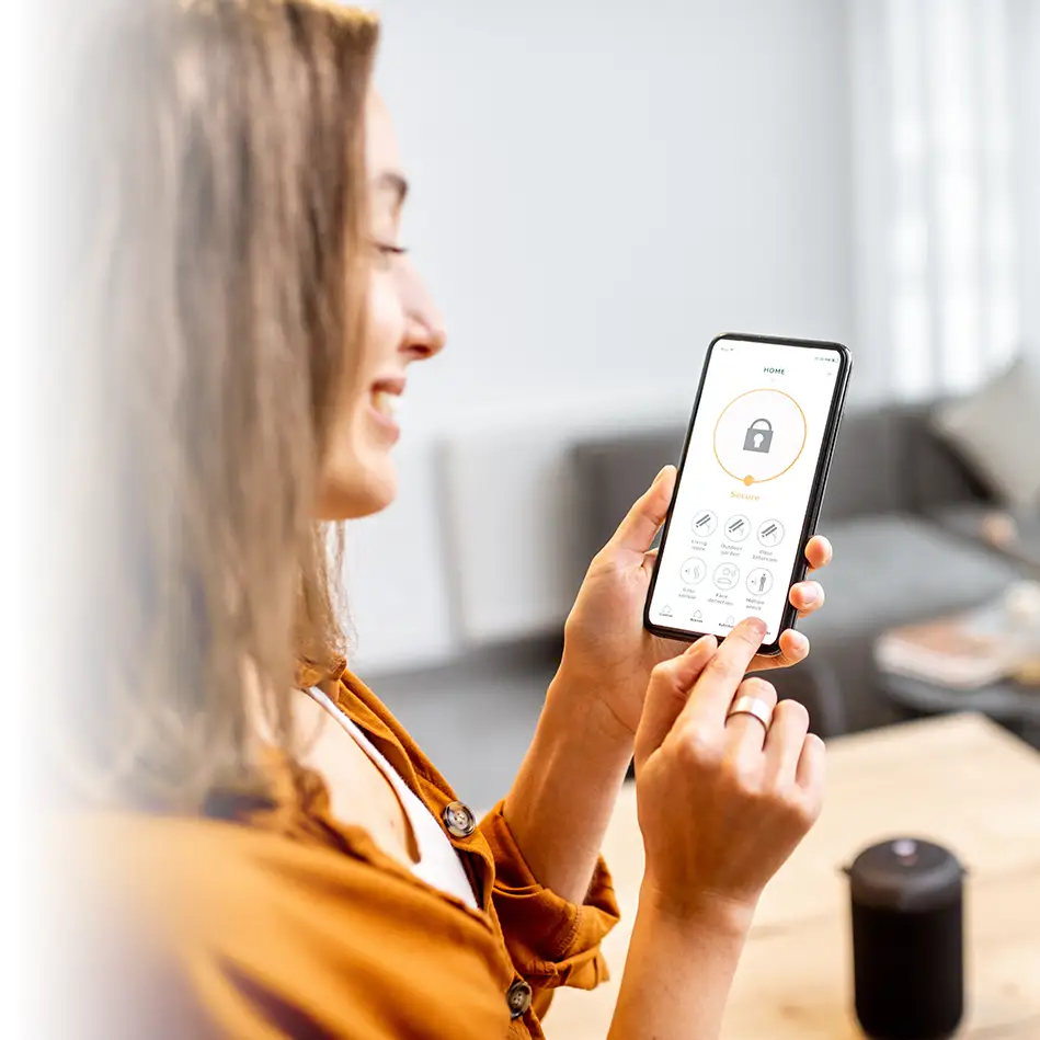 Obtenir un accès total à votre système alarme maison cellulaire interactif via un téléphone, tablette ou ordinateur